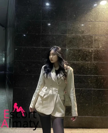 Айсу — возраст 19, рост 164, вес 48, размер груди 2